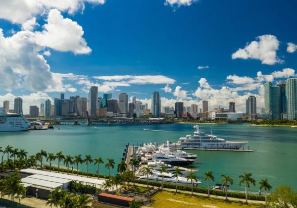 Miami International Boat Show 2020 1