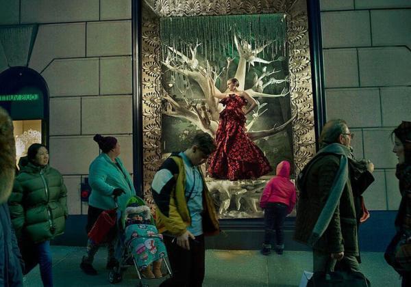 Annie Leibovitz Exhibit & Book Main