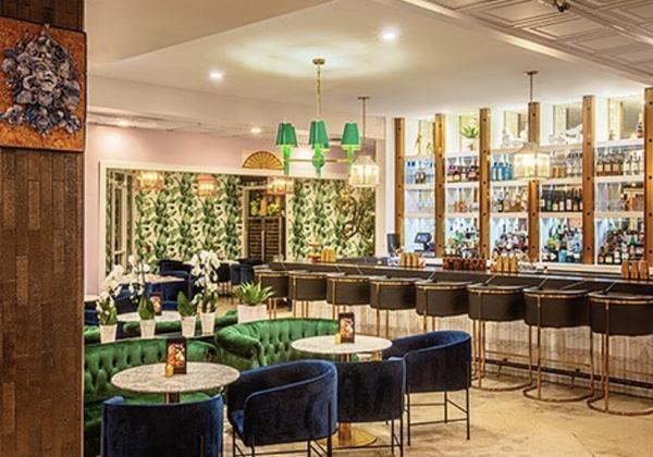 Maxwell’s Plum Main