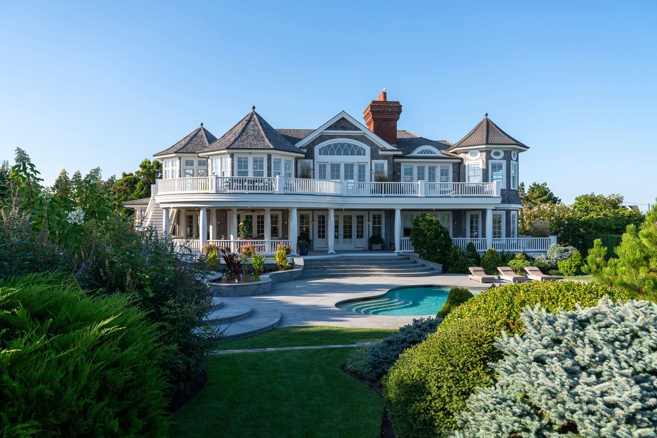 140 Dune Road, Quogue