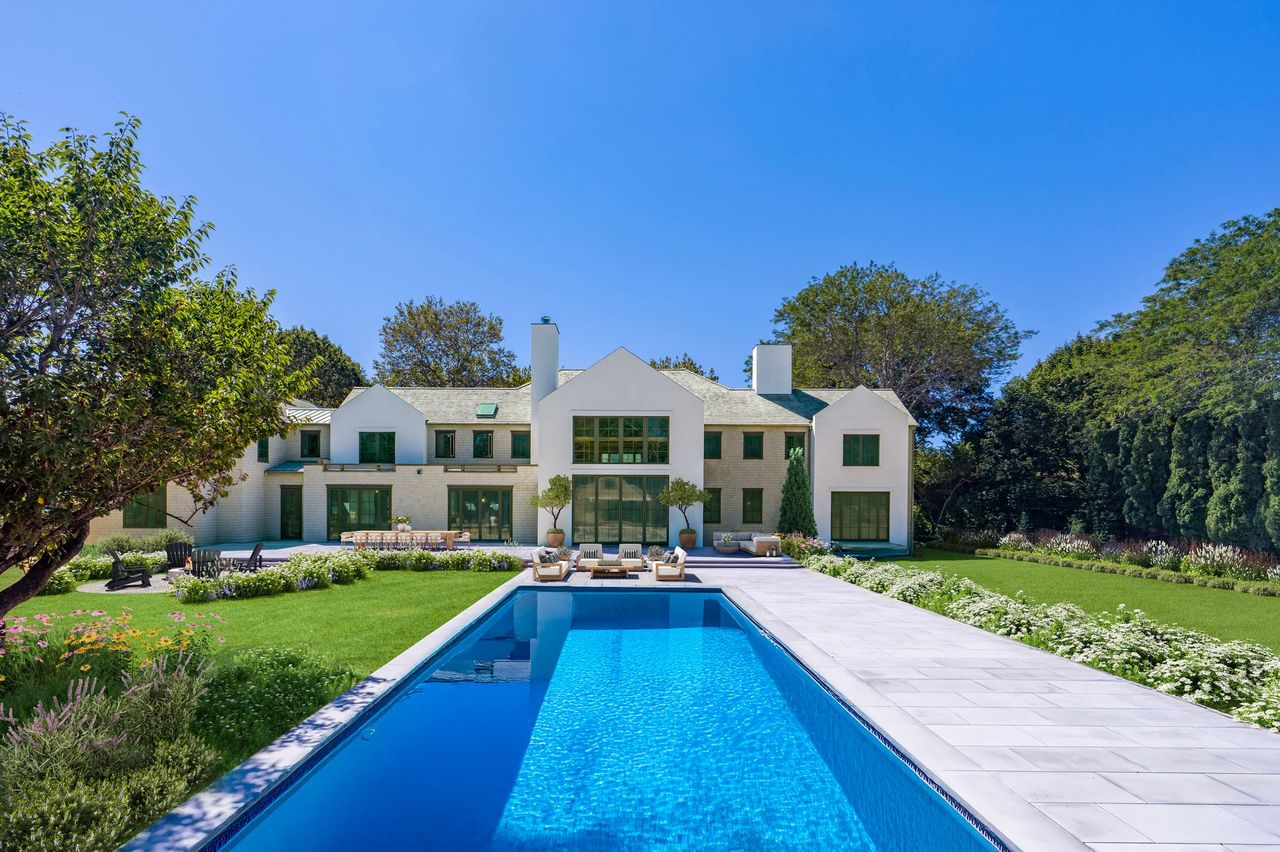 495 Ox Pasture Road, Southampton